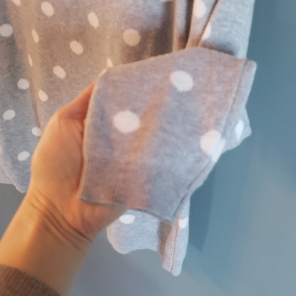 Sweater - Picture 4 of 4